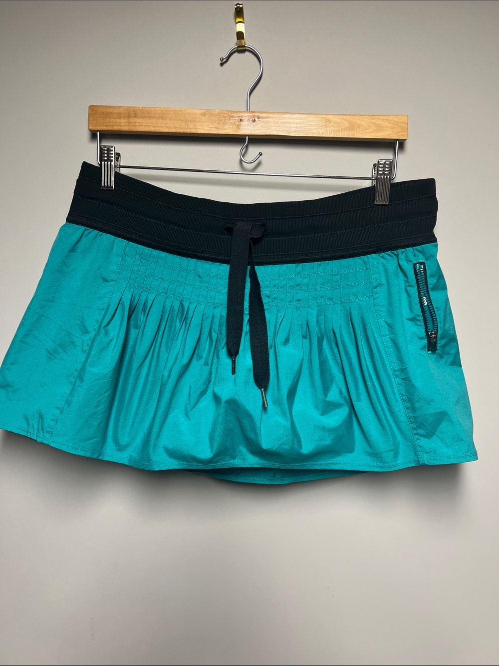 lululemon athletica Teal Athletic Skort with Black Waistband